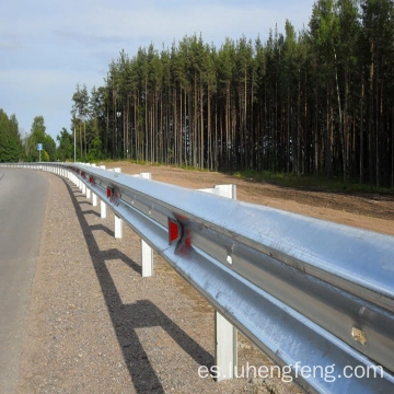 Barandillas galvanizadas en la autopista